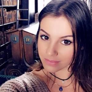 Meet your Posher, Kayla